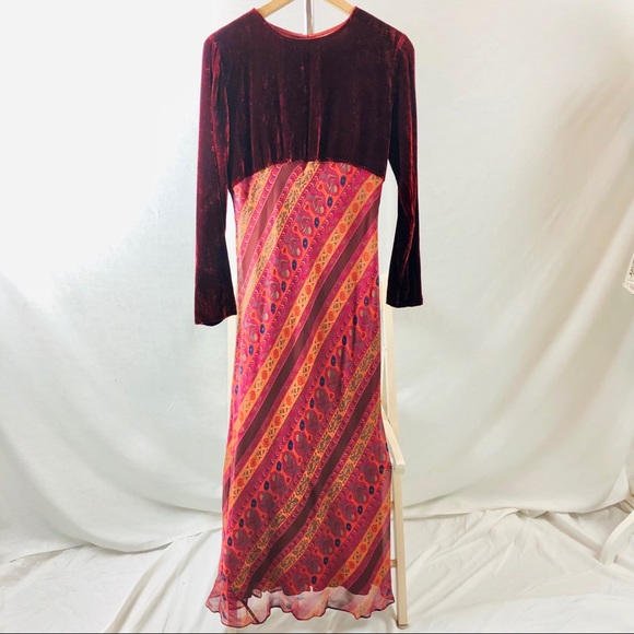 Vintage Velvet and Silk Print Dress Wine by Bloomingdale’s Petites Size 8 - Picture 9 of 16